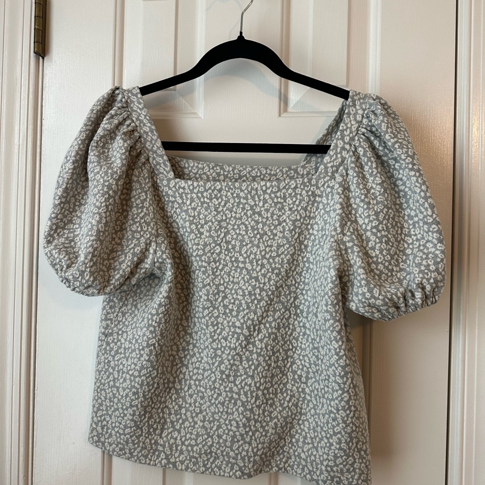 LOFT Square Neck Puff Sleeve Top. Size M - Picture 2 of 5